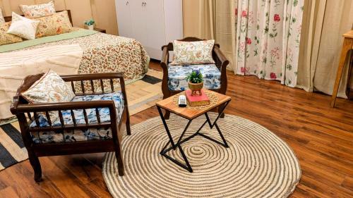 Sushant Lok Bed & Breakfast | Charming Nook & Breakfast Treat