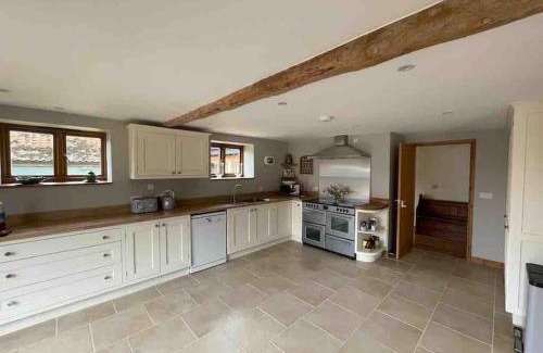 Hethel House | Charming Norfolk Barn Conversion in Barnham Broom