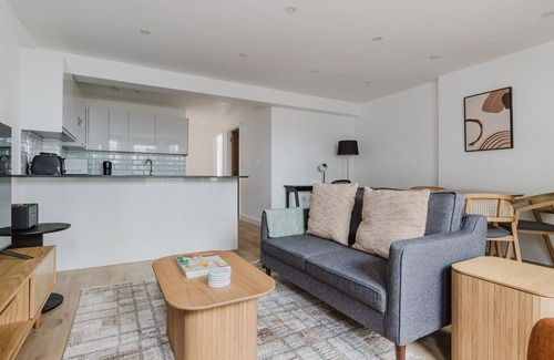 Golborne Apartment | Charming Notting Hill 2BR w/Washer, Fully Furnished, by Blueground