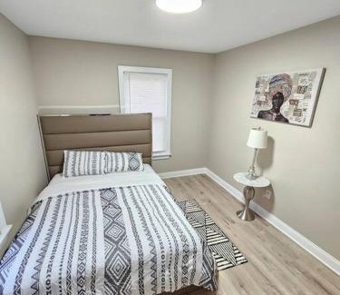 Waukegan House | Charming oasis in Waukegan near Naval base Casino