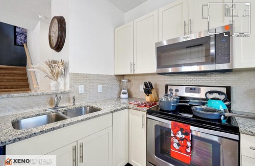 West Kissimmee House | Charming Oasis with King Bed Close to Disney 4BR