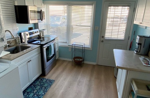 Fenwick Island Condo | Charming Ocean Block Condo Fenwick Island