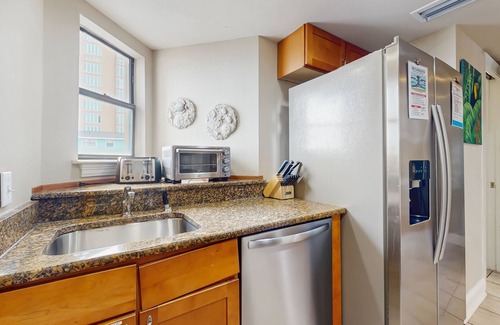 Gulf Shores Condo | Charming Ocean View Condo w/Private Balcony, AC, Shared Outdoor Pool, Free WiFi