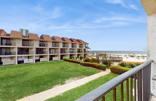 Gulf Shores Condo | Charming Ocean View Condo w/Private Balcony, AC, Shared Outdoor Pool, Free WiFi