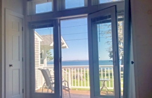 South Thomaston Apartment | Charming Oceanfront Cottage "Sweet Suite"