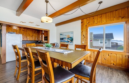Gleneden Beach House | Charming Oceanfront House with Gorgeous Water Views & Beach Access