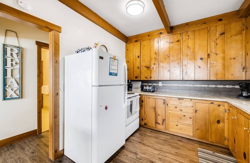 Gleneden Beach House | Charming Oceanfront House with Gorgeous Water Views & Beach Access