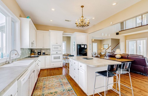 Pirates Beach House | Charming oceanfront home w balcony, central AC, & washer/dryer - steps to sand