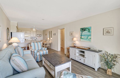 Hilton Head Island Condo | Charming Oceanfront Retreat, Steps from Coligny Plaza!