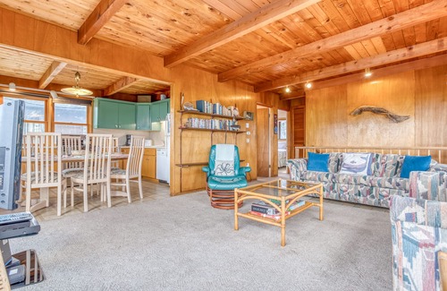 Neskowin House | Charming Oceanview Home, Beach Access Across the Street & Located in Village