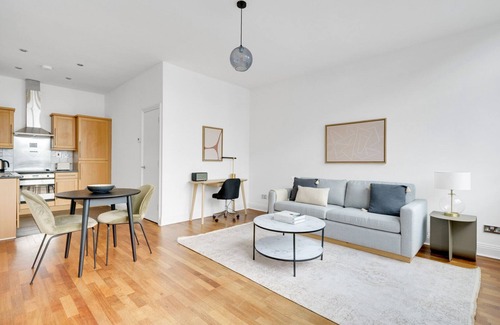 St Luke's Apartment | Charming Old Street 1BR, 5 min walk to Old Street Tube, by Blueground