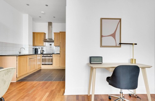 St Luke's Apartment | Charming Old Street 1BR, 5 min walk to Old Street Tube, by Blueground