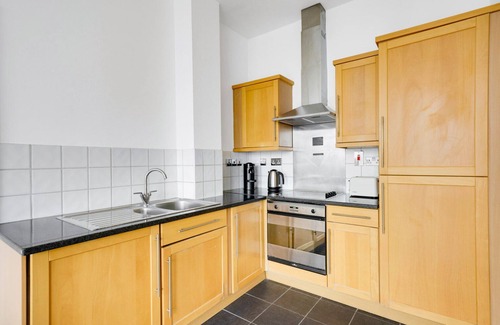 St Luke's Apartment | Charming Old Street 1BR, 5 min walk to Old Street Tube, by Blueground