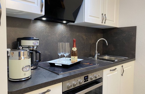 Ostorf Apartment | Charming old town quarter (74 sqm) close to the city center and lake