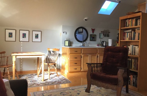 Arcata Cottage | Charming One-bedroom Cottage. Upscale quiet neighborhood. Convenient location.