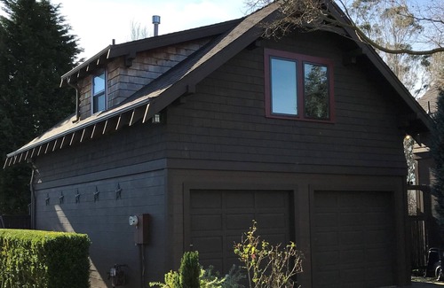 Arcata Cottage | Charming One-bedroom Cottage. Upscale quiet neighborhood. Convenient location.