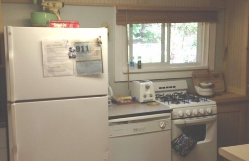 Maryland Cottage | Charming one bedroom lake side cottage close to Colleges and Cooperstown.