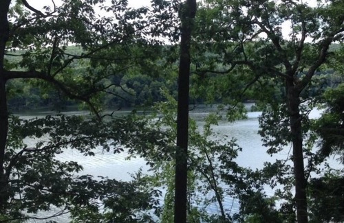 Maryland Cottage | Charming one bedroom lake side cottage close to Colleges and Cooperstown.