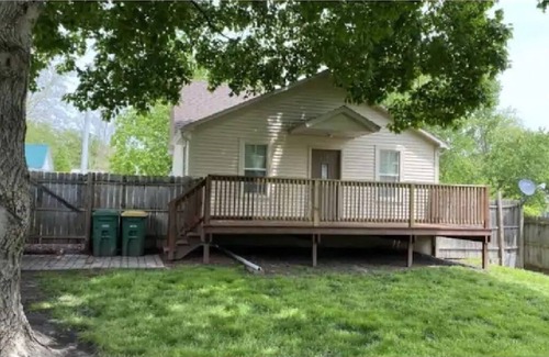 Keosauqua House | Charming One Bedroom home in Keosauqua near shops