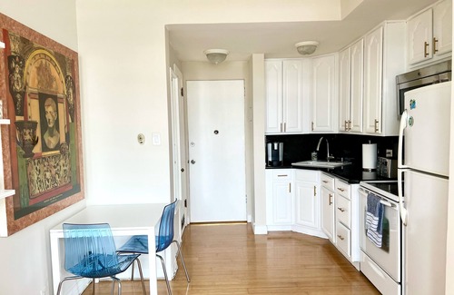 East Village Apartment | Charming One Bedroom Steps From The Beach in Secure Landmark Building