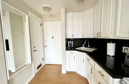 East Village Apartment | Charming One Bedroom Steps From The Beach in Secure Landmark Building