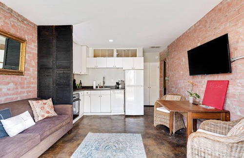 Zilker House | Charming One Bedroom Walkable to Zilker & South Lamar; Secluded multi-unit home