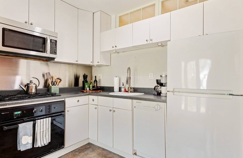 Zilker House | Charming One Bedroom Walkable to Zilker & South Lamar; Secluded multi-unit home