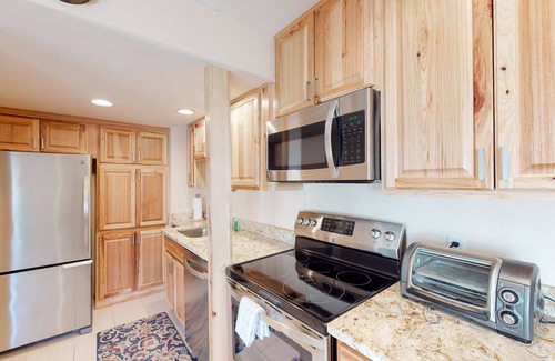Historic Downtown Durango Condo | Charming open layout retreat w/prime location in downtown Durango