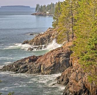 Owls Head House | Charming Owls Head Retreat 2 Mi to Rockland Coast