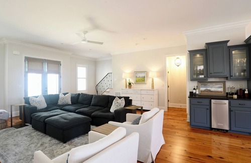 Oxford House | Charming Oxford Townhome - Minutes to Ole Miss and The Square! Sleeps 1-10