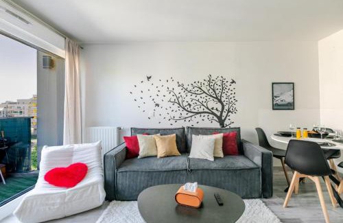 Quartier du Palais Apartment | Charming, Paris in 15 minutes, private Parking