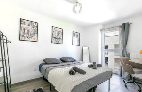 Quartier du Palais Apartment | Charming, Paris in 15 minutes, private Parking