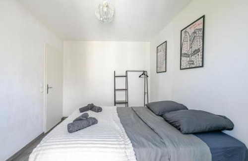 Quartier du Palais Apartment | Charming, Paris in 15 minutes, private Parking