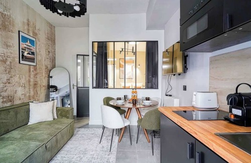 2nd Arrondissement Apartment | Charming Parisian loft for 2 to 4 people