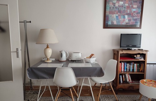 Saint-Fargeau Apartment | CHARMING PARISIAN STUDIO NEAR GAMBETTA