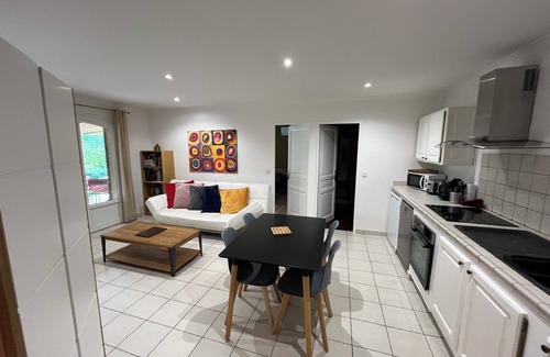 Tourrettes-sur-Loup Apartment | Charming, peaceful gîte with swimming pool and jacuzzi