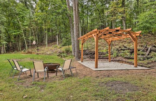 Pentwater House | Charming Pentwater Home with Fire Pit and Yard!
