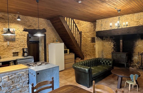 Saint-Cirq-Madelon House | Charming Périgord house with swimming pool in a green setting