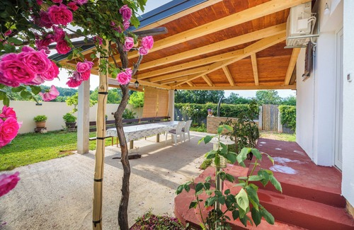 Loborika House | Charming, pet friendly, 1-bedroom house with garden and griil