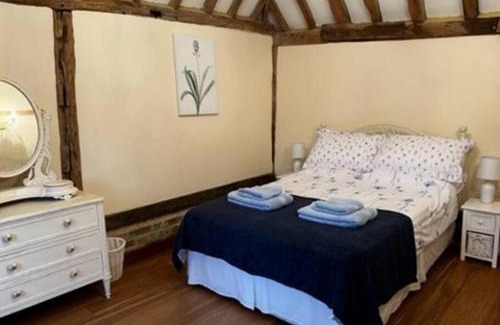 Ewhurst Green House | Charming picturesque cottage - nr Tenterden & Rye, pets welcomed