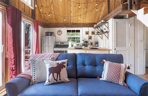 Pocono Summit Cabin | Charming Poconos Cabin, 2BR w/Game Room! Pet Friendly