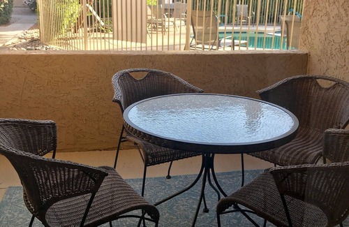Central Scottsdale Condo | Charming Poolside Condo - Spotless Clean