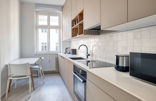 Prenzlauer Berg Apartment | Charming Prenzlauer Berg 2BR w/Elevator, nr Kollwitzkiez, by Blueground