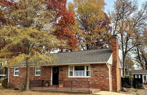 Rose Hill House | Charming Private 3-bedroom House with Beautiful Yard - One Mile to Metro