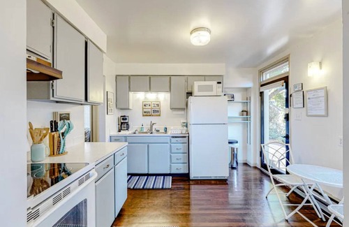 Manito Apartment | Charming private apartment in manito/sacred heart neighborhood.