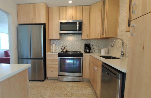 Rivocean House | Charming Private Beach 2/2 Home- 1 Minute From the Dune!
