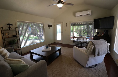 Valley Mills Cottage | Charming Private Cottage with Hot Tub in Valley Mills