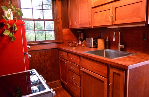 Bryans Road Cottage | Charming Private Cottage Getaway