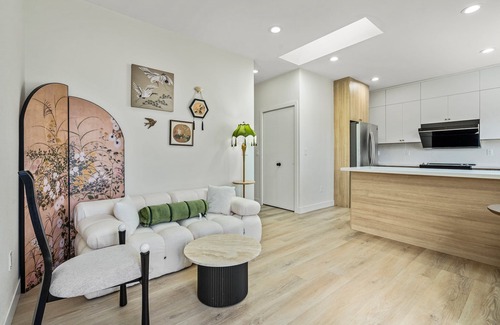 Sunnyvale House | Charming, Private, Fully-Furnished 2B2B Guest House