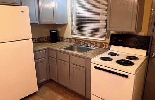 Governmental Mall Apartment | Charming private stand alone unit with AC in sunny Phoenix